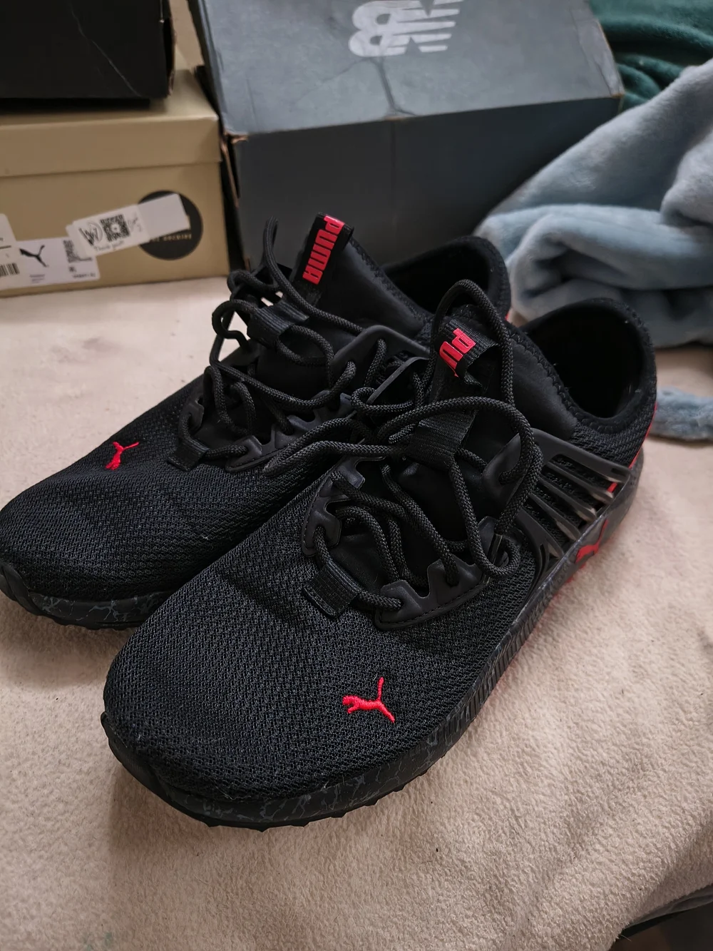 Puma Men’s Black/Red Athletic Sneakers Sz13